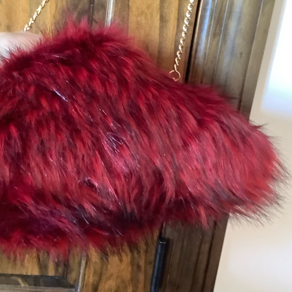 Elegant Burgundy Faux Fur Crossbody Bag - Picture 10 of 10